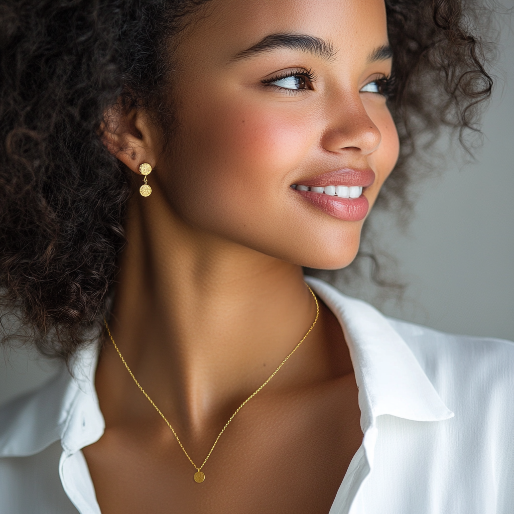 gloryeffects_closeup_photography_shoulder_up_white_shirt_racial_cf4f573d-76a0-4125-beb5-dcb0de3c4ab0.png